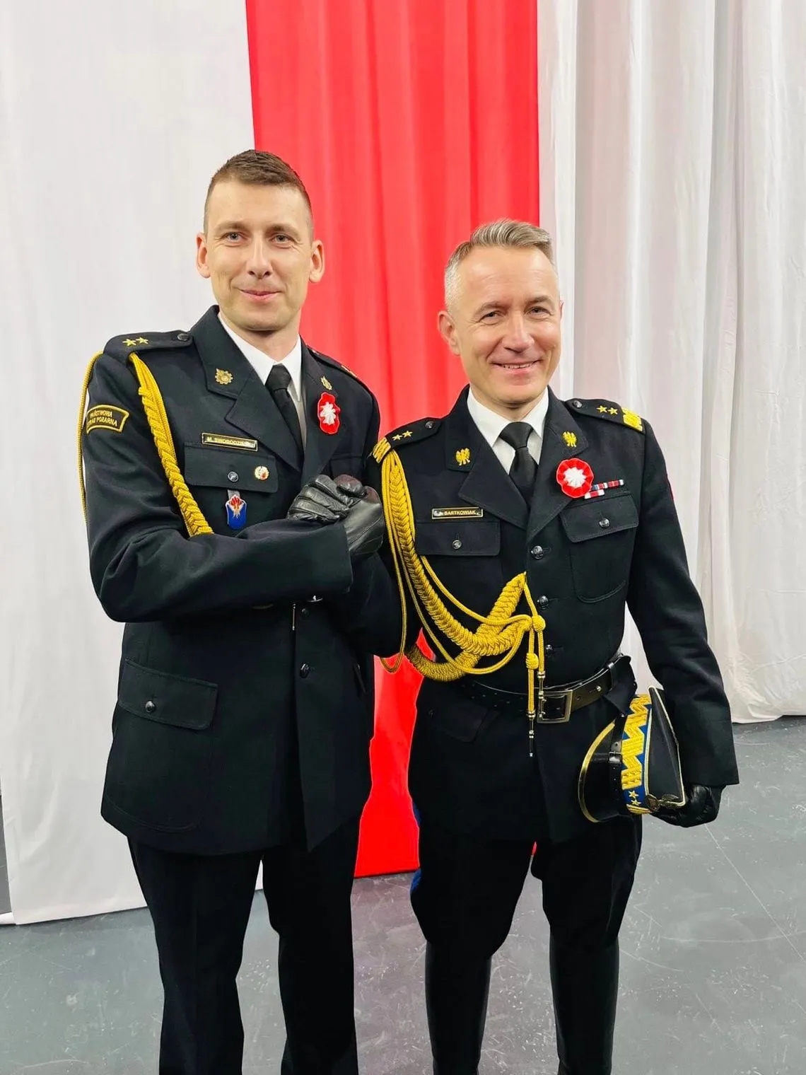 Ile zarabia młodszy kapitan w straży pożarnej? Zaskakujące fakty!