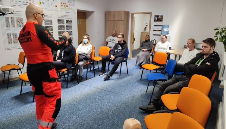 Ile trwa kurs pierwszej pomocy? Poznaj różnice i czas szkoleń